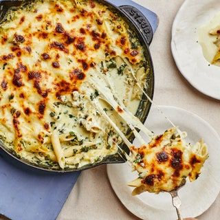 SpinachArtichokeDip Pasta in a cast iron skillet